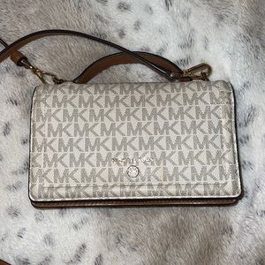 Micheal Kors Jet Set Charm Small Phone Crossbody Purse